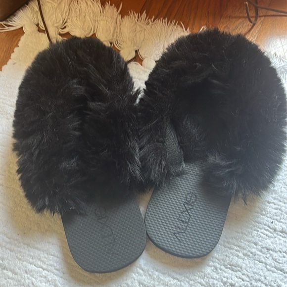 Alexis - Plush Fur flip flops - Picture 4 of 7